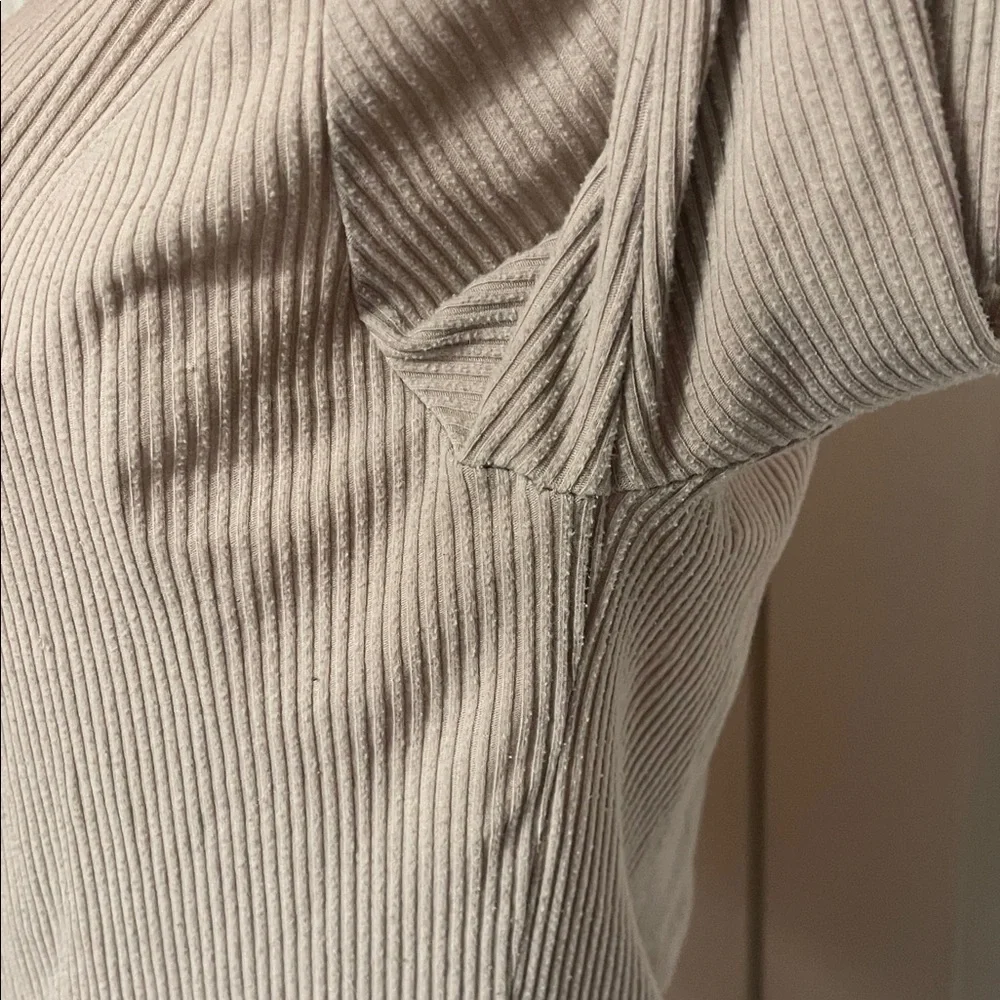 Old Navy Ribbed Long Sleeve Top Medium Taupe Neutral Lightweight Basic - Picture 5 of 9